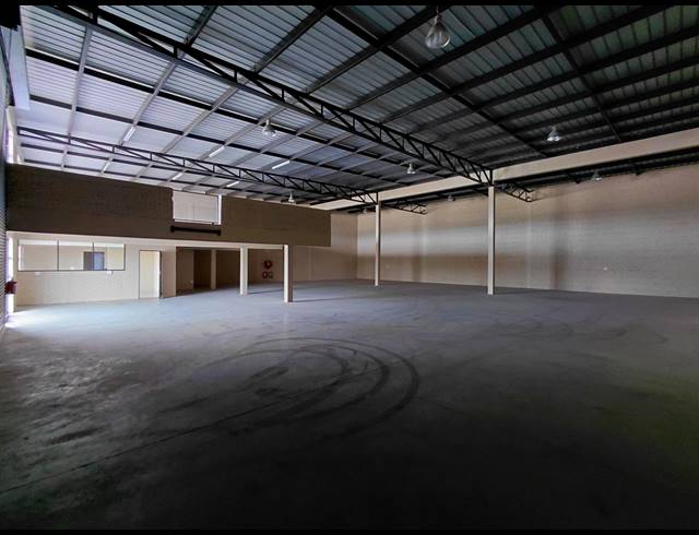 712M² WAREHOUSE TO LET IN POMONA